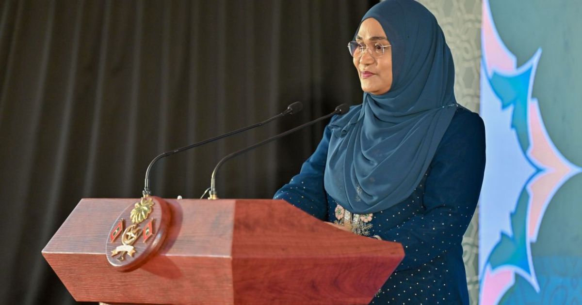 “ދިވެހިންނަކީ ޤުރުއާނަށް ލޯބިކުރާ ބަޔަކަށް ވާން ޖެހޭ”