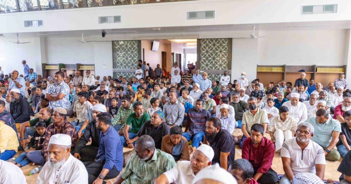 ސާފުތާހިރުވުމުގެނަމުގައި ހުއްދަނޫން މީހުންގެ ކުރިމަތީގައި އައުރަ ކަޝްފުނުކުރޭ!