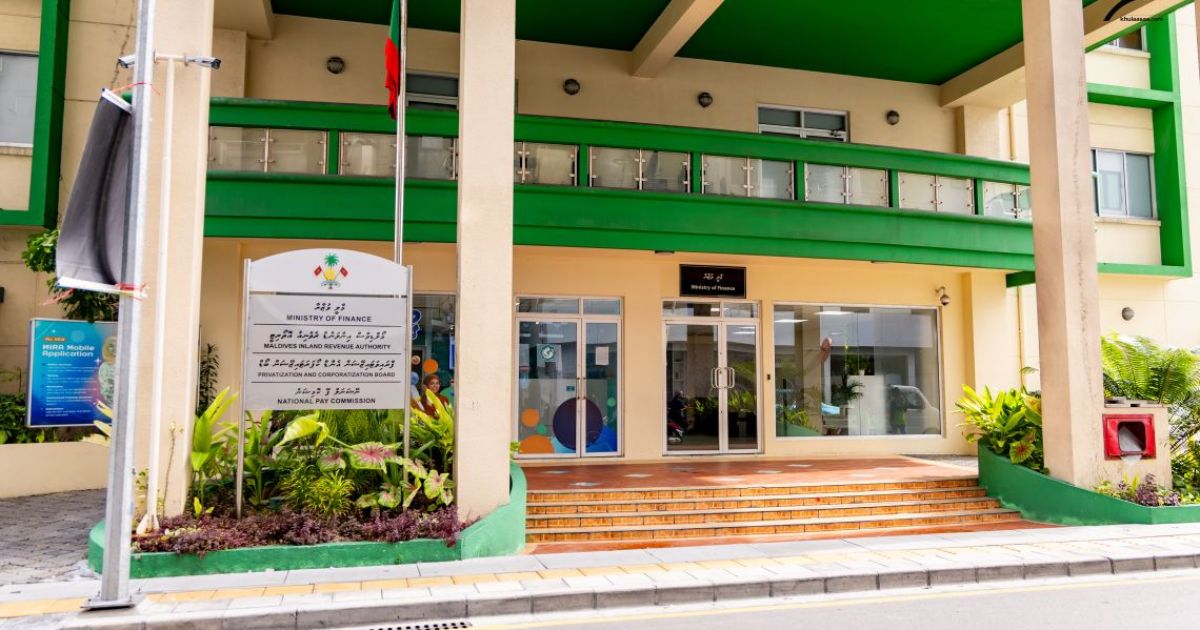 ދައުލަތުގެ ބަޖެޓު 1.6 ބިލިއަން ރުފިޔާގެ ސާޕްލަސްއެއްގައި