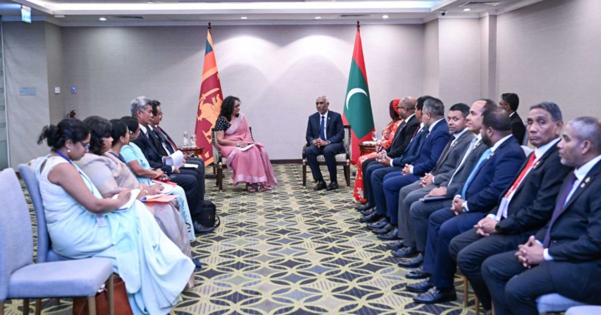 ސްރީލަންކާގެ ބޮޑުވަޒީރު، ރައީސުލްޖުމްހޫރިއްޔާގެ އަރިހަށް އިޙުތިރާމުގެ ޒިޔާރަތެއް