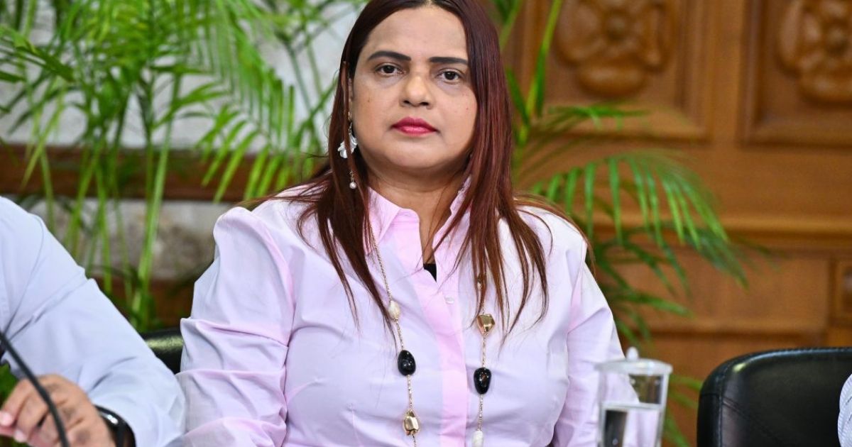 މިނިސްޓަރު އިރުތިޝާމް ރަސްމީ ދަތުރުފުޅެއްގައި އިންޑިއާއަށް