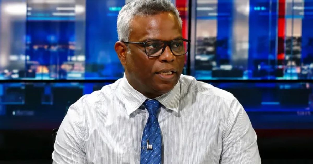 ޑޮލަރުގެ ކަޅުބާޒާރު މައްސަލަ މި ސަރުކާރުގެ ބޮލަށް ޖެހޭކަށް ނެތް: ޝާޒް