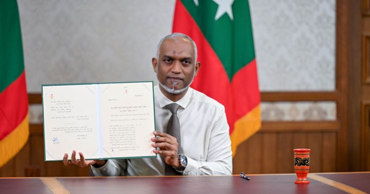 ވަޒަންވެރިވެފައިނުވާ ކޮންޓްރެކްޓަރުންގެ ވިތްހޯލްޑިންގ ޓެކްސް %10 އަށް ބޮޑުކުުރުމުގެ ބިލު ތަސްދީގުކުރައްވައިފި