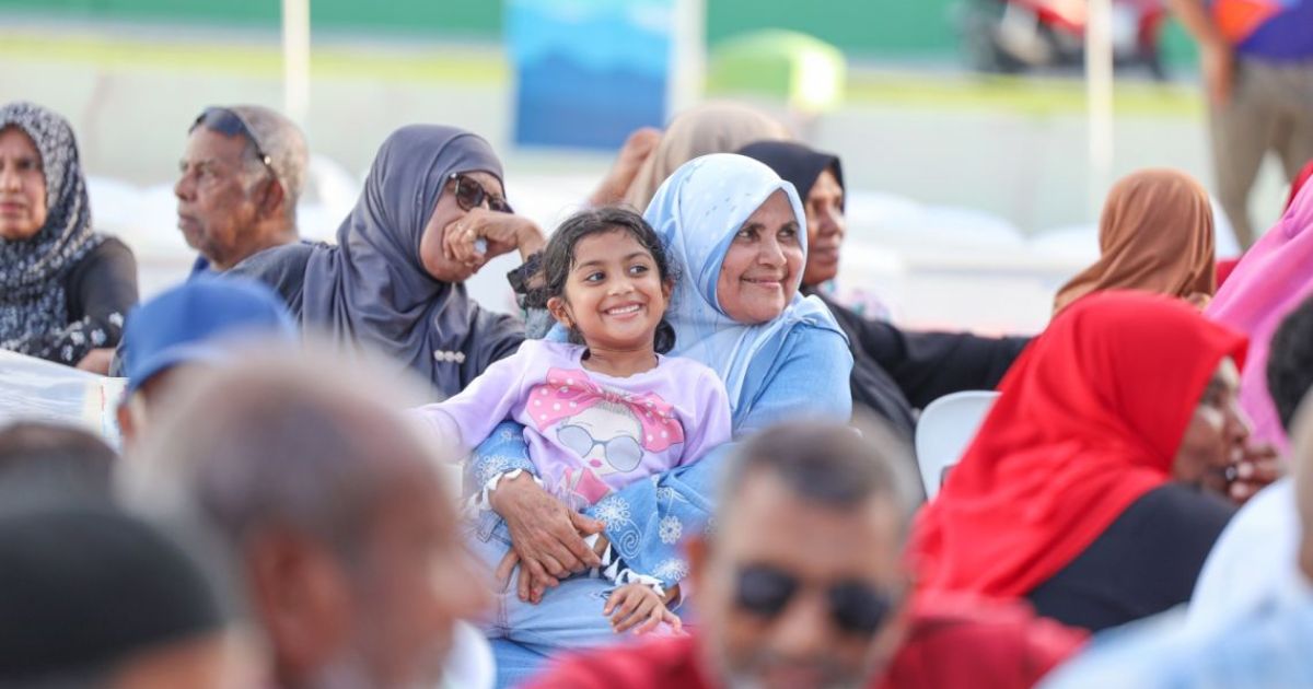ޕެންޝަން އޮފީހުން ބ. އޭދަފުށީގެ މާމަކާފައިންނާއެކު ހަވީރުގެ ސަޔެއް ބާއްވައިފި