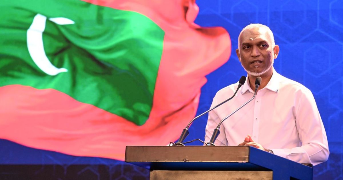ރައީސްގެ އިރުޝާދާއި އެކު ފުލެޓުތަކުގެ ކުޑަދޮރުތަކާއި ބެލްކަނީގައި ރެއިލިން ހަރުކުރަނީ