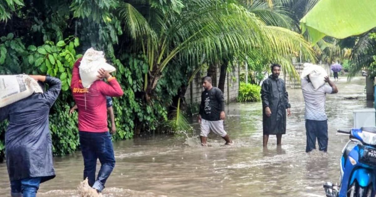 ވިއްސާރައިގައި އިނގުރައިދޫގެ 30 ގެއަކަށް ފެންވަދެއްޖެ