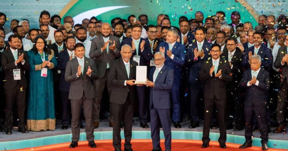 2028 ގެ ރިޔާސީ ޓިކެޓް ރައީސް މުޢިއްޒު ޤަބޫލުފުޅުކުރައްވައިފި