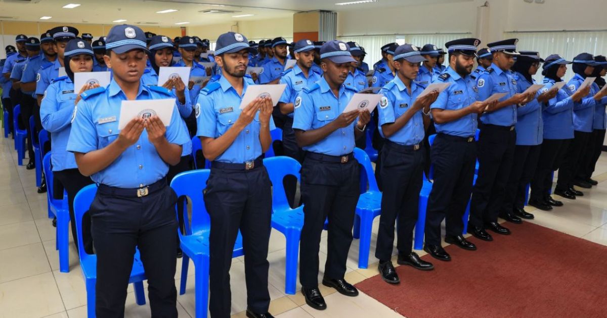 ދިވެހި ފުލުހުންގެ ހިދުމަތާ އަލަށް ގުޅުނު 133 ފުލުހުން ހުވާކޮށްފި