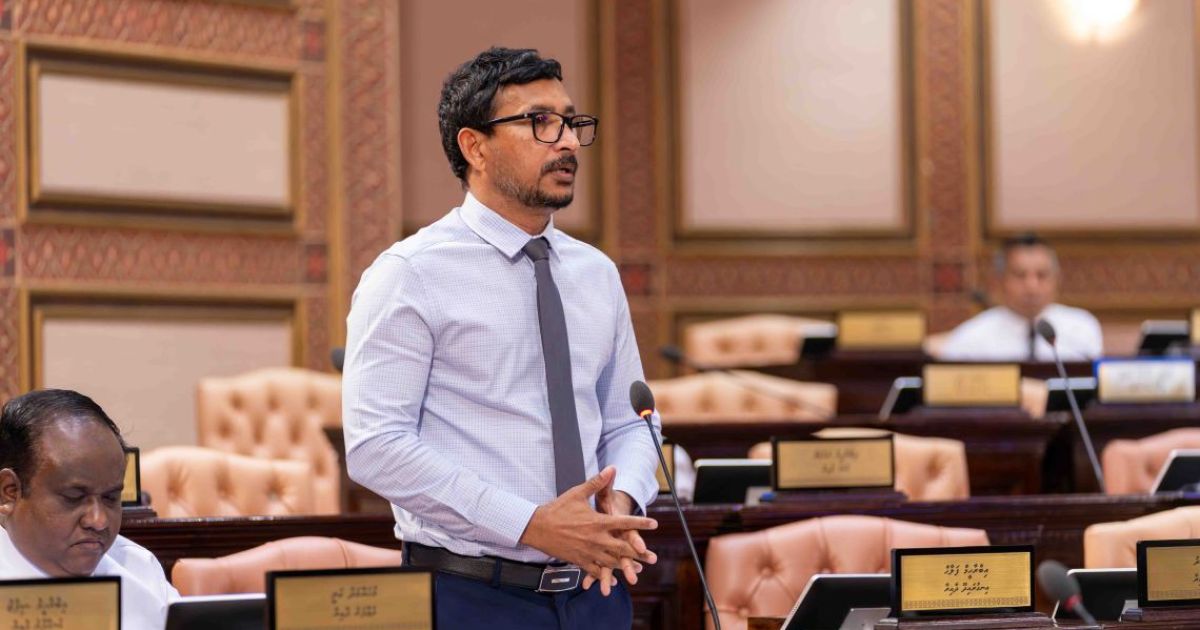 ކައުންސިލަރުންގެ މުސާރަ ބޮޑުކުރުމަކީ ރައީސްގެ ވައުދުފުޅެއް، އެމްޑީޕީން ބޭނުންވަނީ ކައުންސިލަރުން ނަމެއްގައި ގެންގުޅެން: ފަލާހް