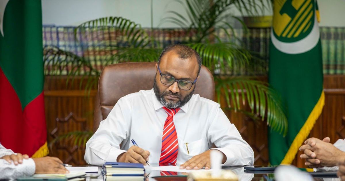 މޫނު ބުރުގާ އަޅާ ބޭކަބަލުންނަށް ވަޒީފާ ނުދިނުމަކީ އިންސާފުވެރި ކަމެއް ނޫން - ވަޒީރު ޑރ. ޝަހީމް