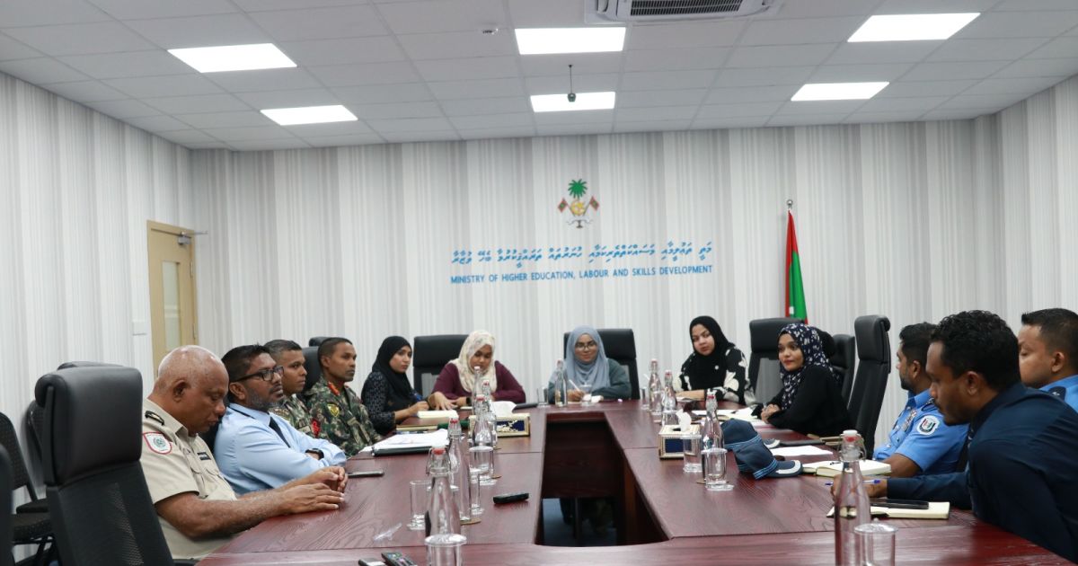 75 އަހަރު ވަންދެން ދަޢުލަތުގެ ވަޒީފާގައި ދެމިހުރުމުގެ ފުރުސަތު ފަހިކޮށްދެނީ