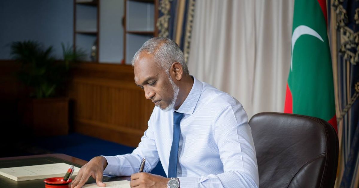 ޓޫރިޒަމާ ބެހޭ ޤާނޫނަށް 13 ވަނަ އިޞްލާޙު ގެނައުމުގެ ބިލު ރައީސް ތަސްދީޤުކުރައްވައިފި