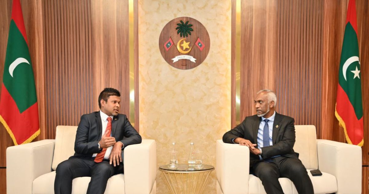 އިންޓަރނޭޝަނަލް ބަންކަރިންގެ ތަޞައްވަރަށް ނައިބު ރައީސްގެ ތައުރީފު ރައީސް ޑރ.މުޢިއްޒުއަށް
