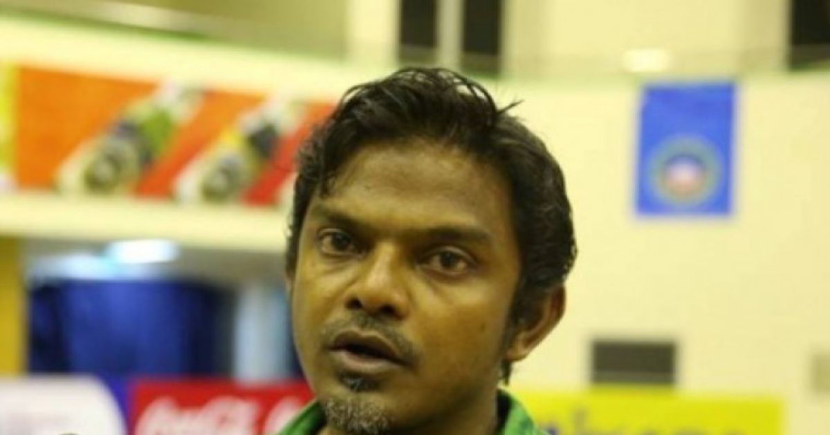ޝަރަފް އެނބުރި ގައުމީ ވޮލީ ކޯޗަށް