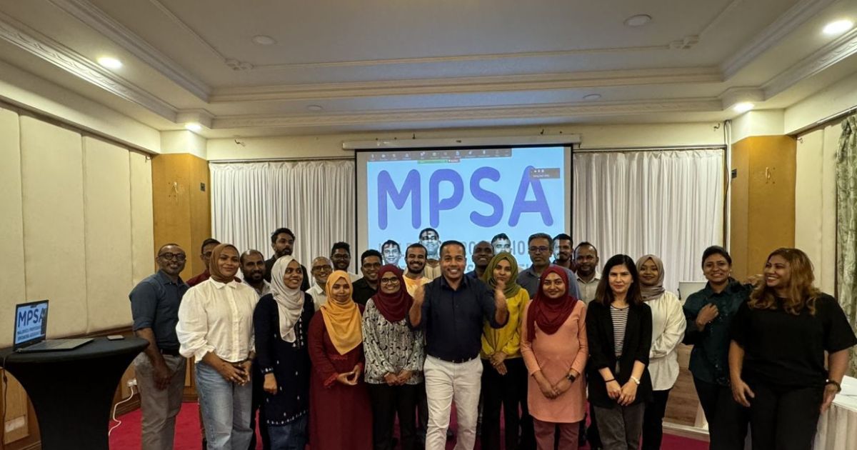 ރާއްޖޭގެ ފުރަތަމަ ޕްރޮފެޝަނަލް ސްޕީކަރުންގެ ސަމިޓަށް ހުޅުވާލައިފި