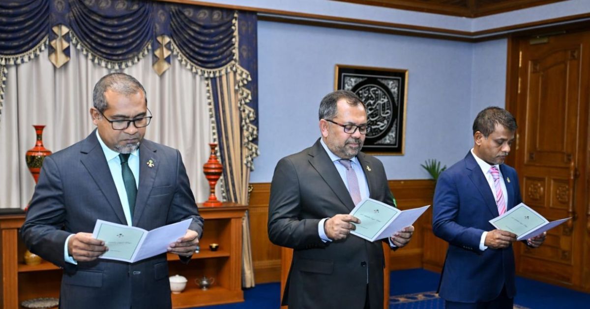 ތިން ވަޒީރުންނަށް މަޖިލީހުން ރުހުން ދީފި