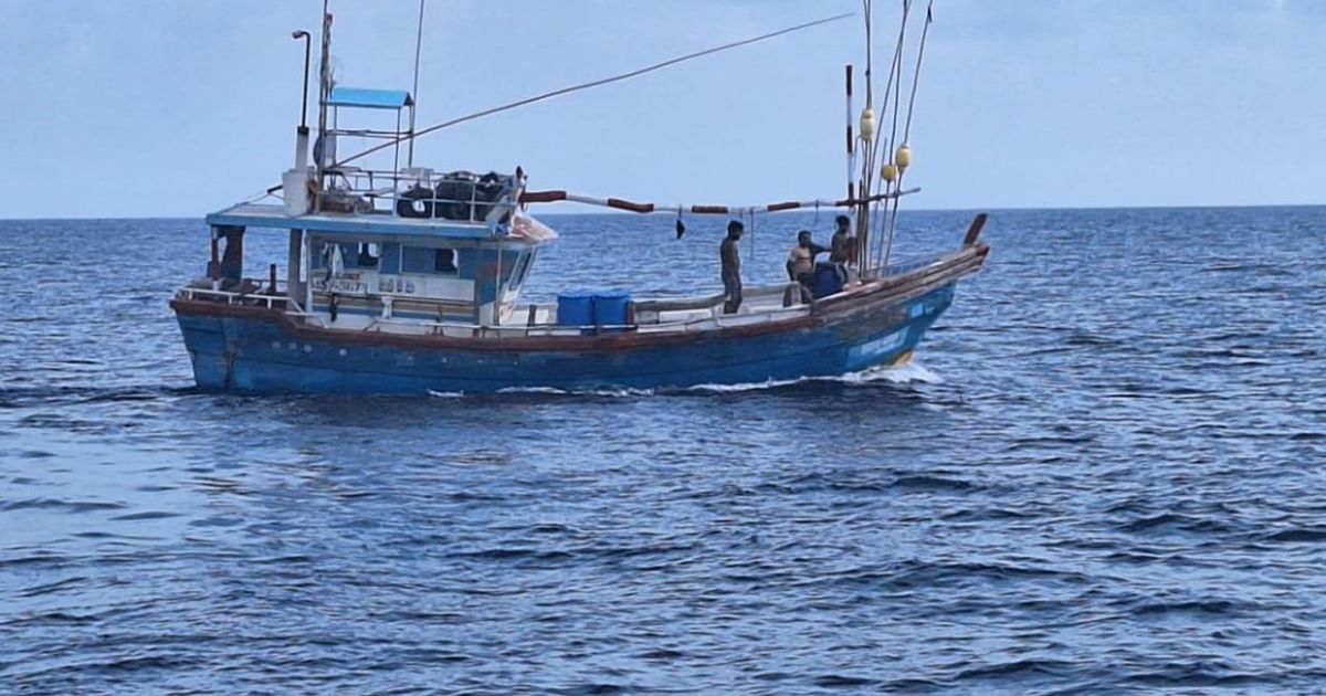 ވަގަށް ރާއްޖެ އެތެރެވި ބޯޓެއް ކޯސްޓުގާޑުން އަތުލައިފި
