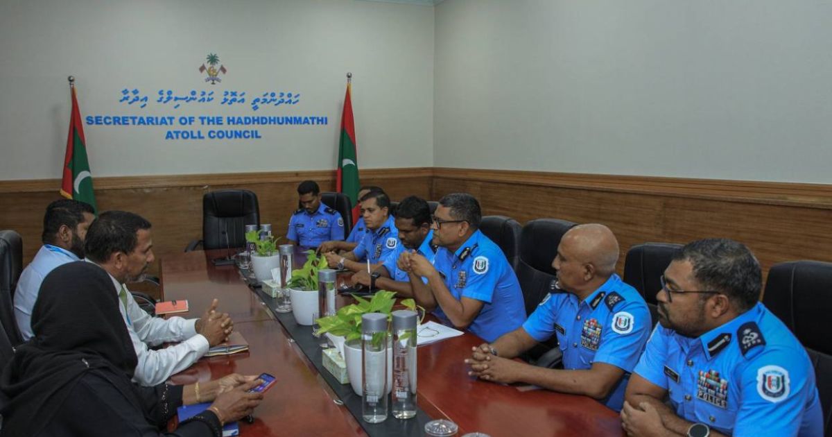 ކުޑަކުއްޖަކާއި ބެހިގެން ޤުރުއާން މުދައްރިސް ހައްޔަރުކޮށްފި