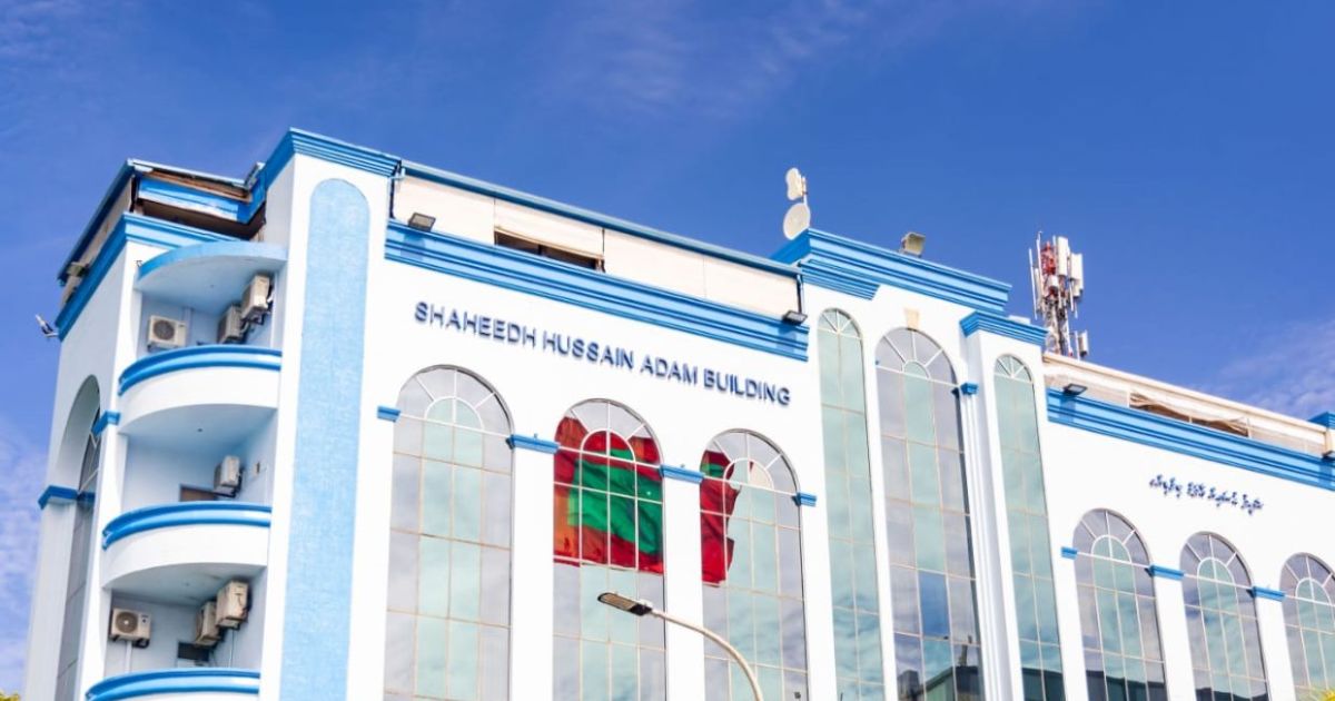 މަންމައާއި ކޮއްކޮ އަށް ވަޅިން ބިރުދައްކައިފި