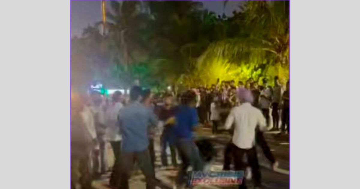 އާޓިފިޝަލް ބީޗުގައި ބިދޭސީން މާރާމާރީއެއް ހިނަގައިފި