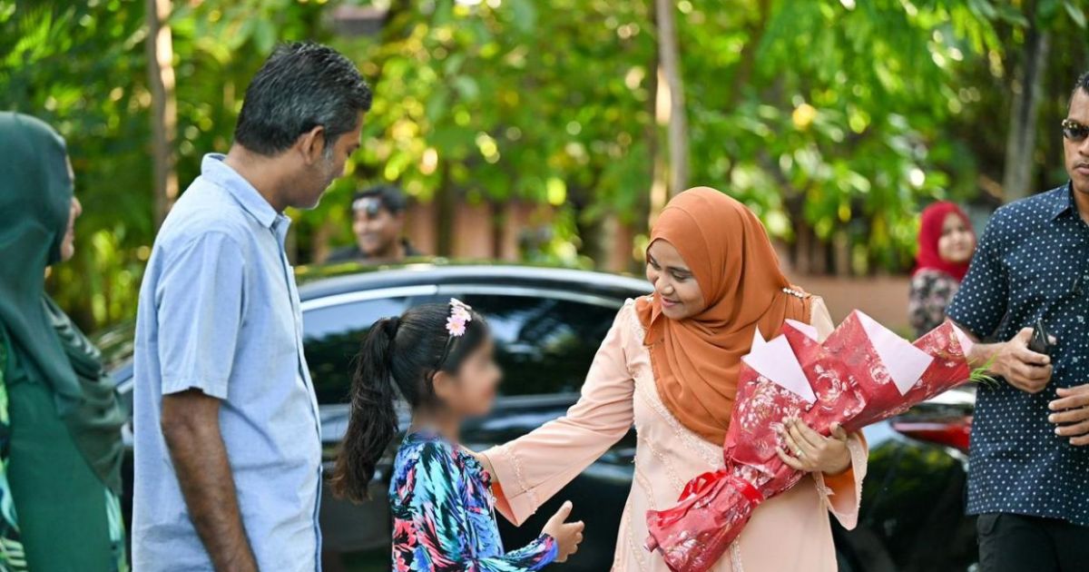 ފިޔަވަތި ފަން ޑޭ މެޑަމް ޝަރަފުވެރިކޮށްދެއްވައިފި