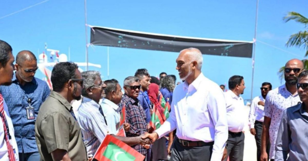 ރަސްދޫން ރައީސް ޑރ. މުޢިއްޒަށް ހޫނު މަރުހަބާއެއް