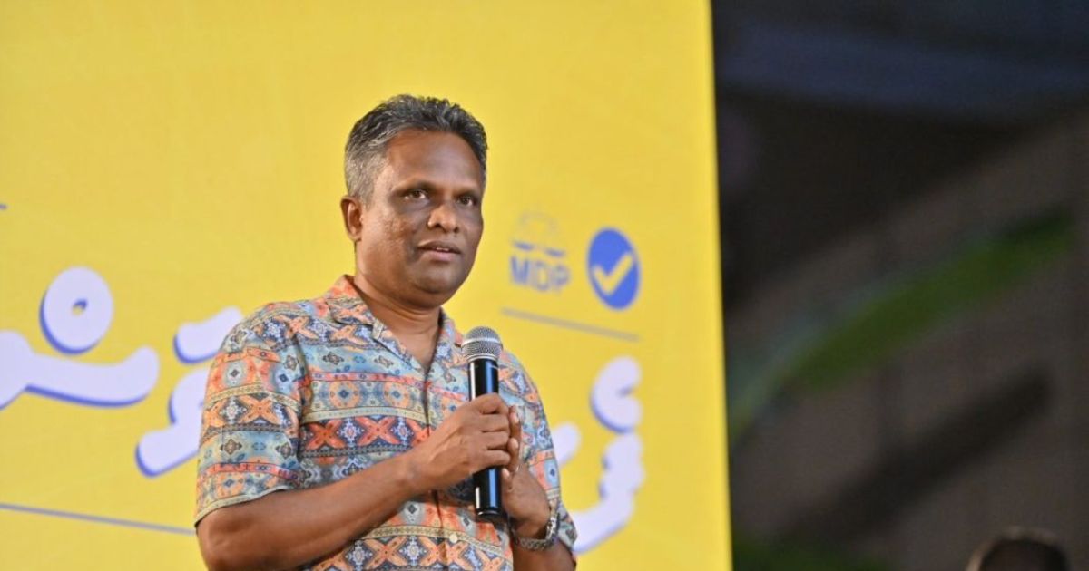ހަމަނުޖެހުންތަކުގައި ބައިވެރި ނުވުމަށް އާޒިމް މާލެއިން ފުރައިފި