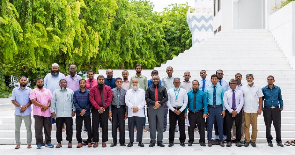 ތަރާވީސްކުރަން ބޭރުން ގެންނަ ހާފިޒުންނަށް ހުއްދަދޭން ފަށައިފި