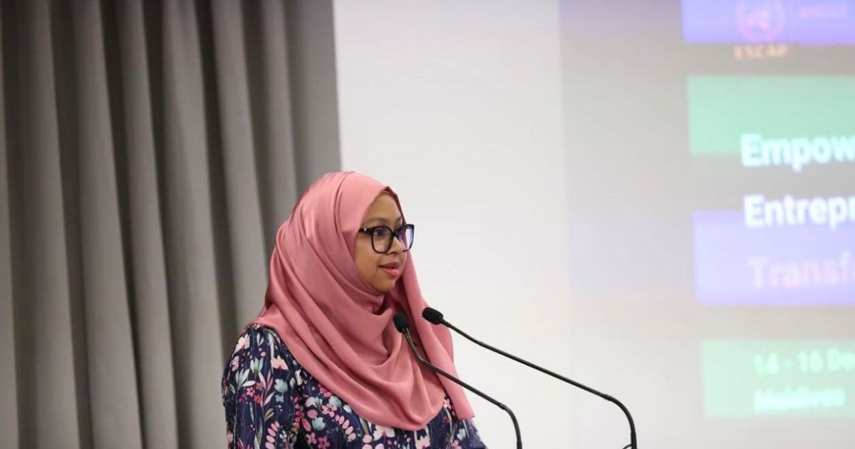 ވިލުންތެރި މުޖުތަމަޢަކަށް އަންހެނުން ބާރުވެރިކުރުން މުހިންމު: އަފްރީން
