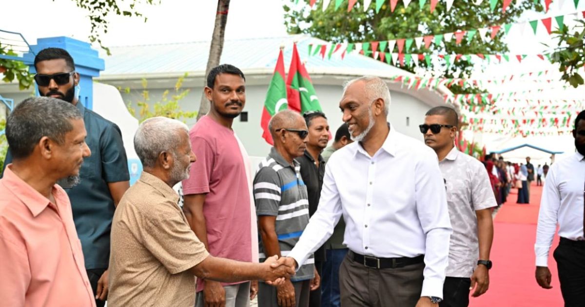 ރައީސް ޑރ. މުޢިއްޒު މަހިބަދޫއަށް ވަޑައިގެންފި