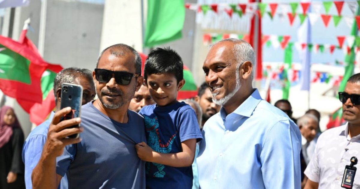 އދ. ރައްޔިތުންނާއި ބައްދަލުކުރެއްވުމަށްފަހު ރައީސް މާލެ ވަޑައިގެންފި