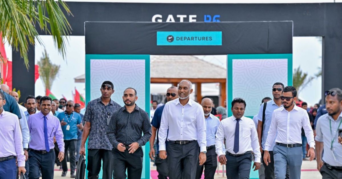 ހުވަދޫ ދަތުރުފުޅު ނިންމަވާލެއްވުމަށްފަހު ރައީސް މާލެ ވަޑައިގެންފި