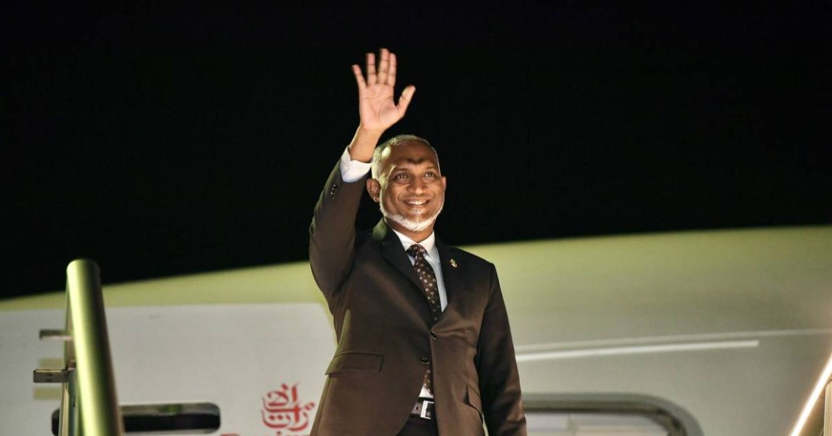 ރާއްޖޭގެ ރައީސަކު ފުރަތަމަ ފަހަރަށް އެސްޓޯނިއާއަށް