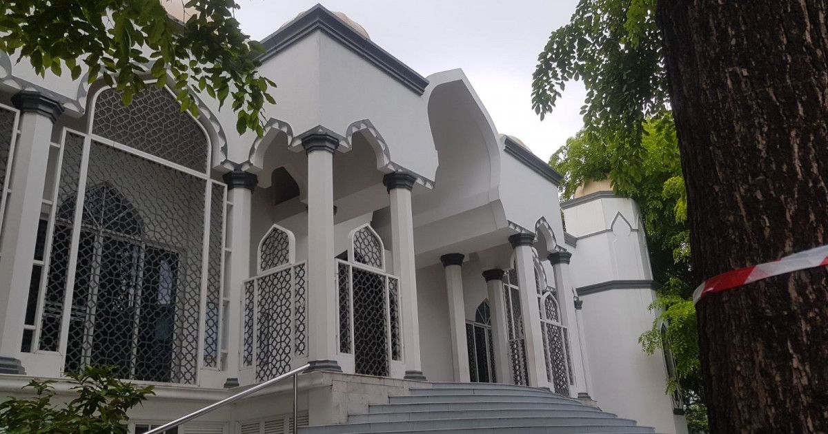 ވިޔަފާރިވެރިންގެ މިސްކިތުން ފެން ކޭސްތަކެއް ވަގަށް ނަގައިފި