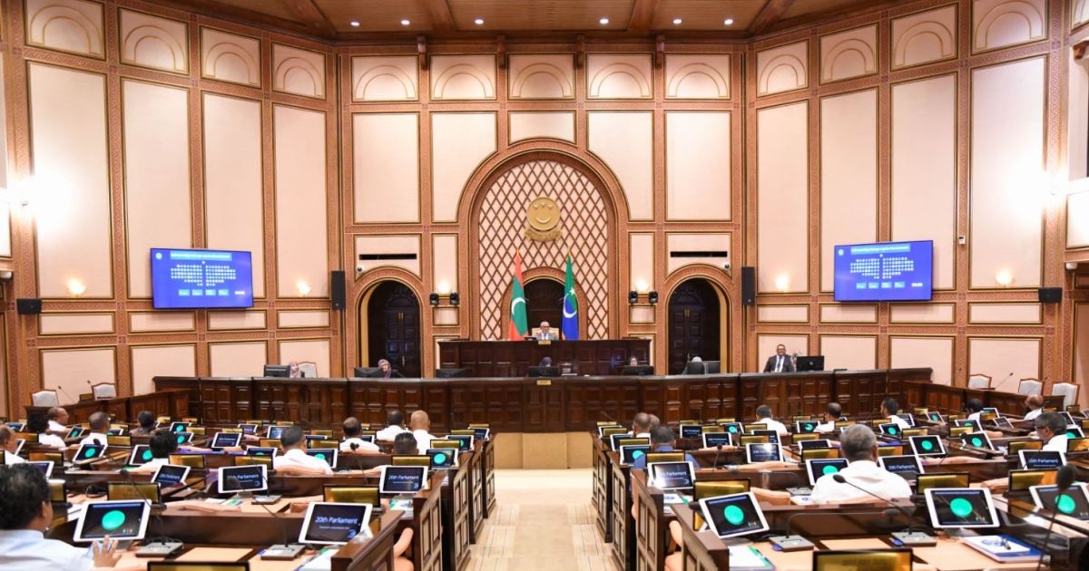 މެންދުރު ނަމާދު ވަގުތު މަޖިލިސް ޖަލްސާ ކުރިއަށް ނުގެންދާ ގޮތަށް ނިންމައިފި