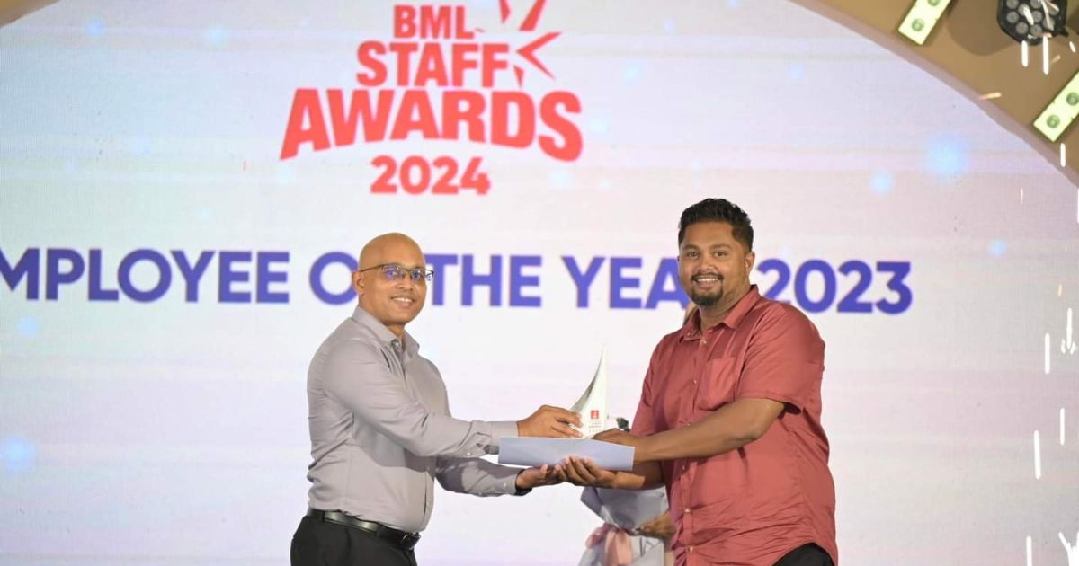 ބީއެމްއެލްގެ ސްޓާފް އެވޯޑް ނައިޓް:- އަހަރުގެ އެންމެ މޮޅު ޚިދުމަތްތެރިޔާގެ ޝަރަފާއިއެކު ޝާއިގް ވިދާލައިފި