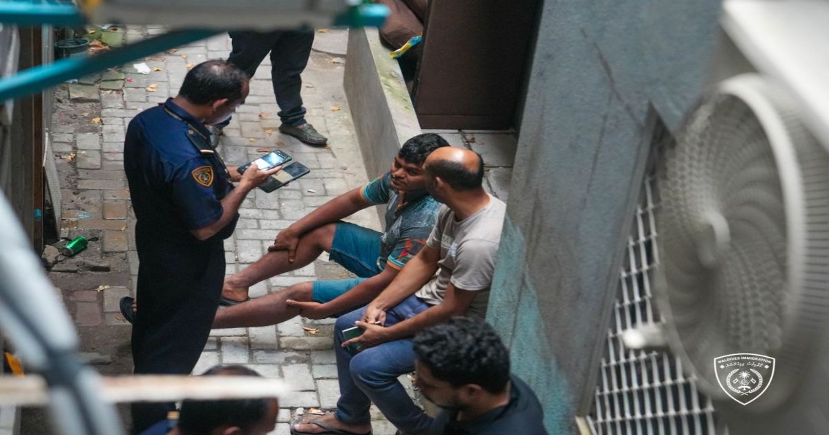 އިތުރު ހަތް ބިދޭސީން އިމިގްރޭޝަންގެ ބެލުމުގެ ދަށަށް